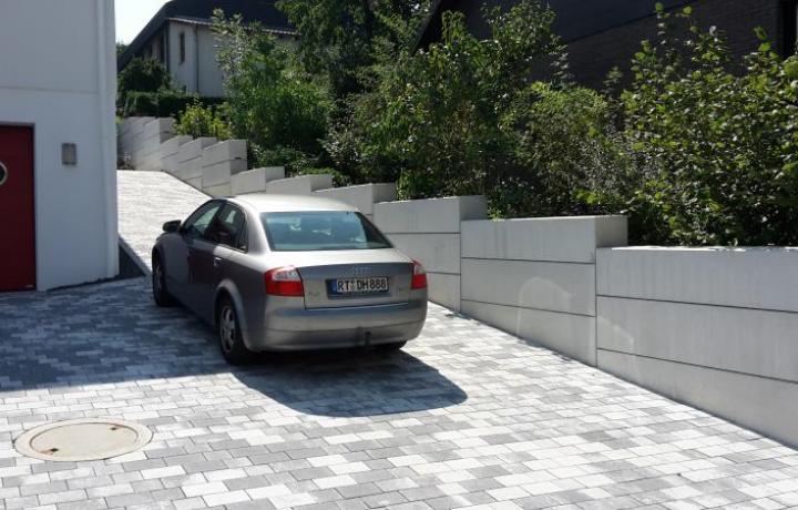 MEGABLOC GmbH & Co. KG