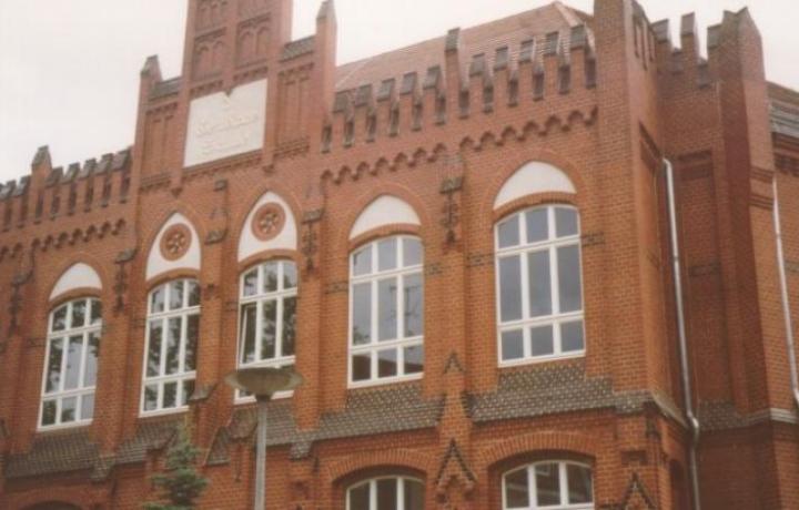 Große Kreisstadt Weißwasser - Umbau Grundschule zur Stadtbibliothek