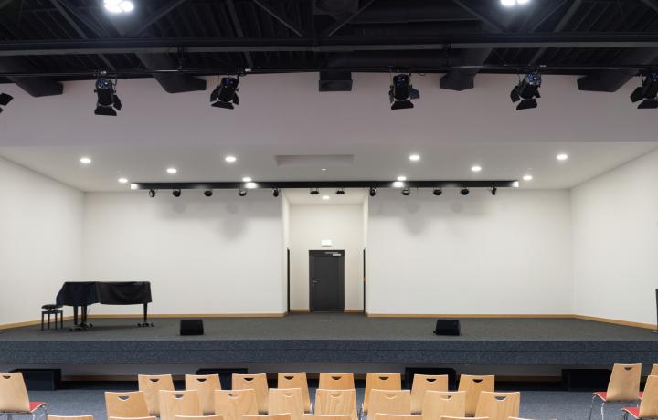 Gesamtschule Minden, Schulgebäude, Aula