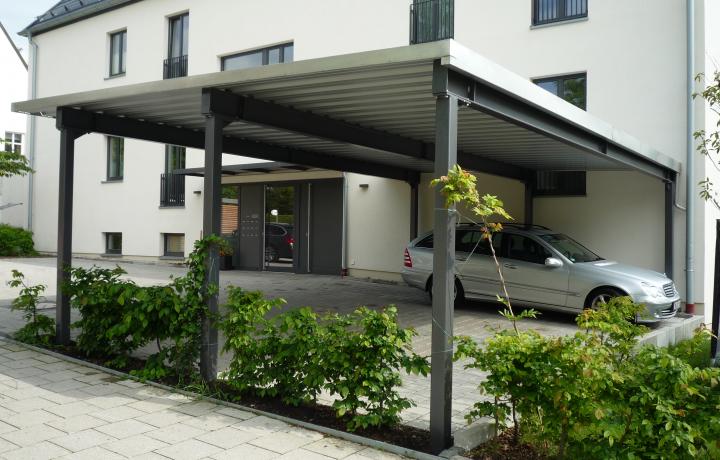 Carport für 3 Stellplätze, Trapezblechdach und Pulverbeschichtung